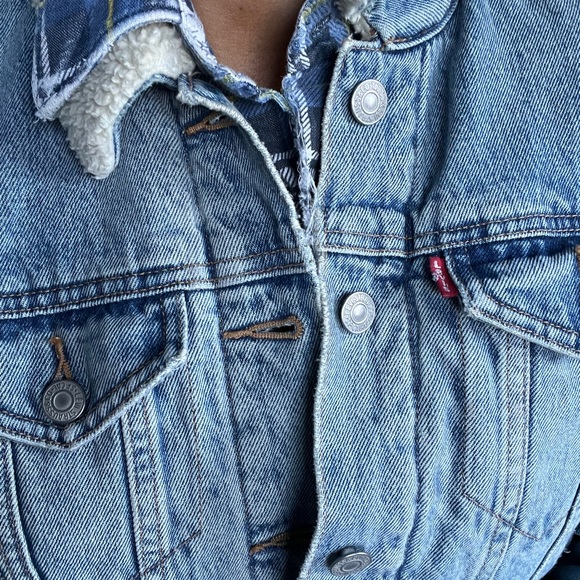 levis trucker sherpa denim jacket - Picture 4 of 11
